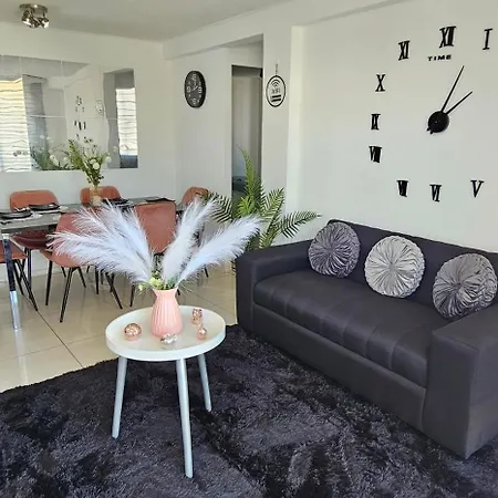 A Pasos Del Aeropuerto Apartment